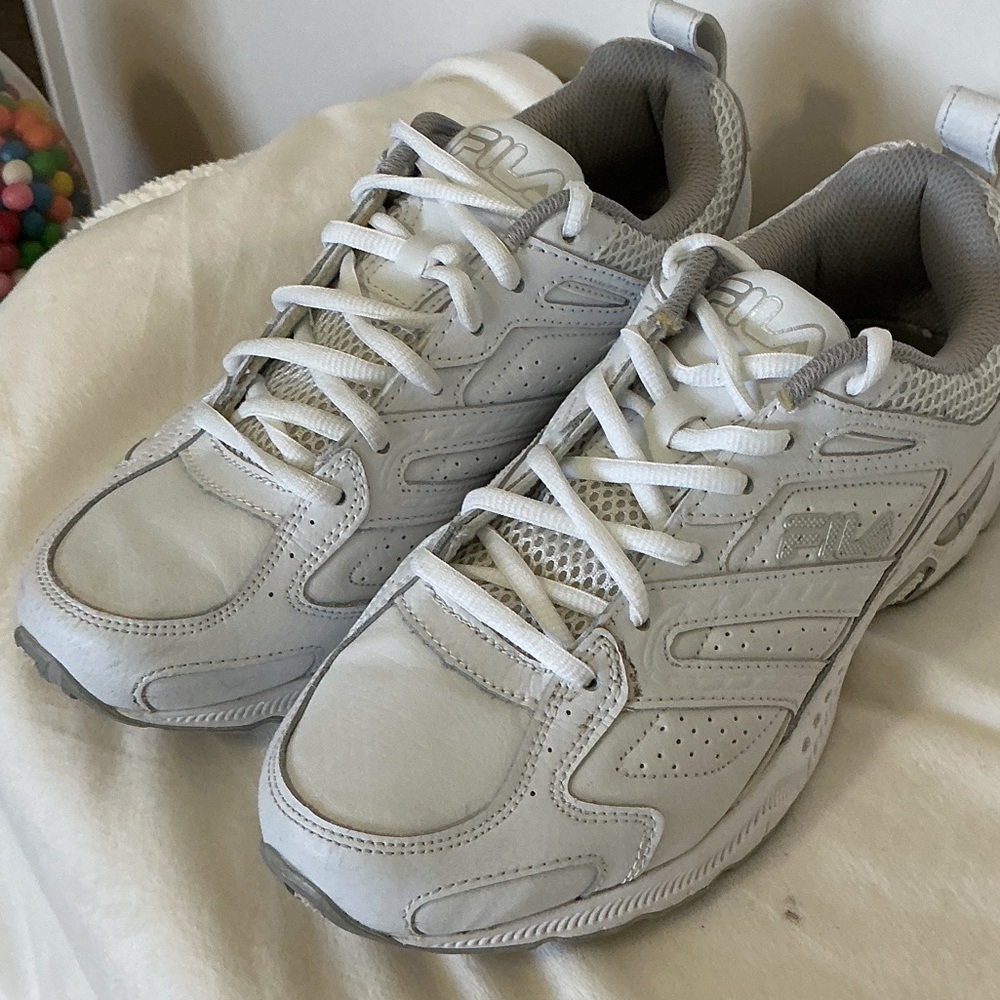 Fila White Athletic Sneakers - Classic Lace-Up Trainer